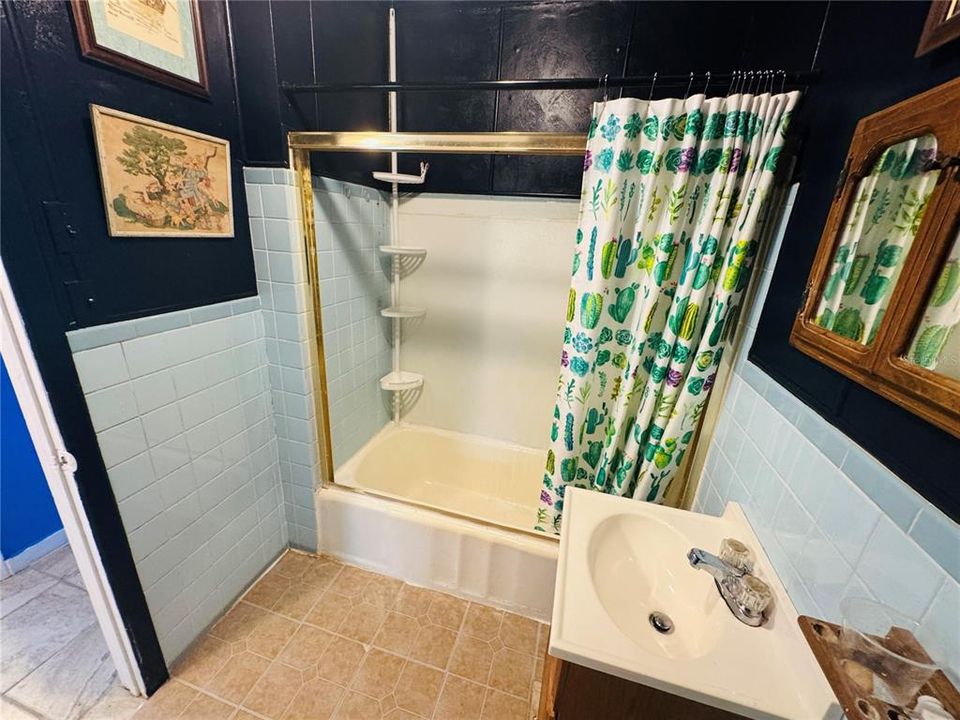 Activo con contrato: $180,000 (3 camas, 2 baños, 936 Pies cuadrados)