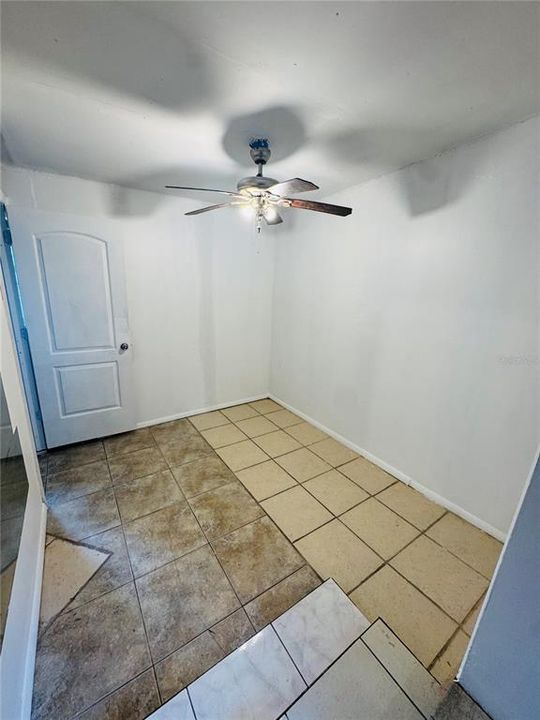 Activo con contrato: $180,000 (3 camas, 2 baños, 936 Pies cuadrados)