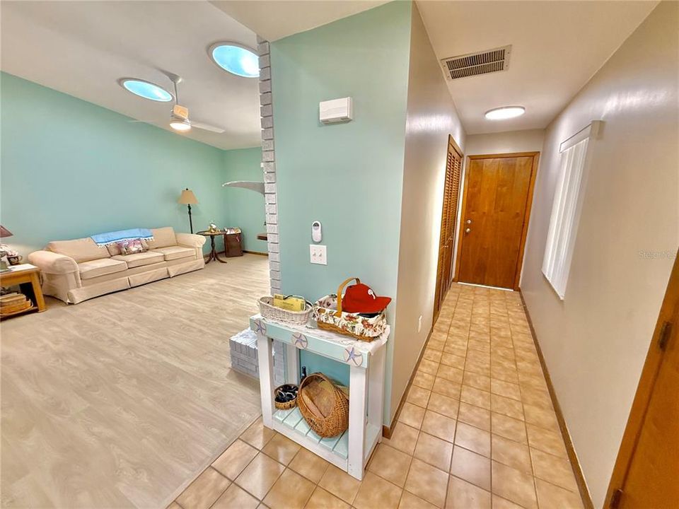 Activo con contrato: $674,000 (2 camas, 2 baños, 1572 Pies cuadrados)