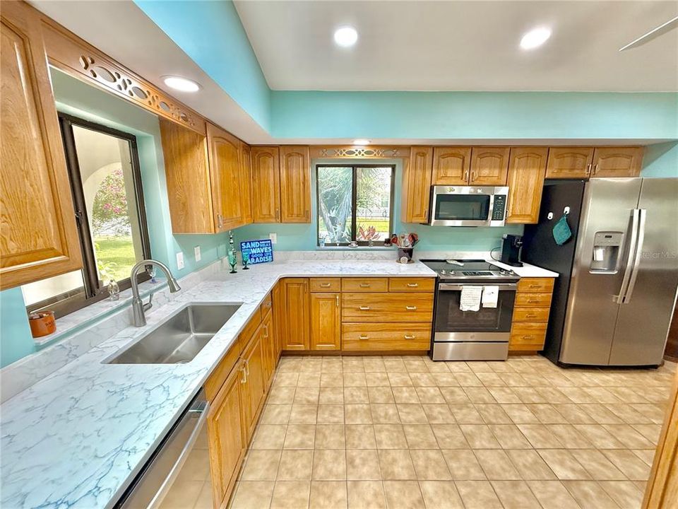 Activo con contrato: $674,000 (2 camas, 2 baños, 1572 Pies cuadrados)