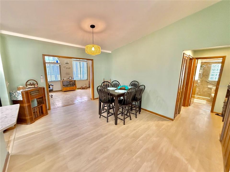 Activo con contrato: $674,000 (2 camas, 2 baños, 1572 Pies cuadrados)