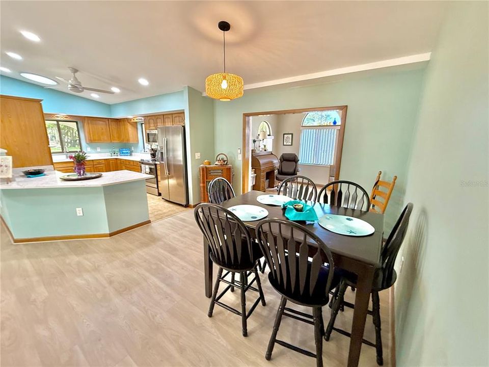 Activo con contrato: $674,000 (2 camas, 2 baños, 1572 Pies cuadrados)