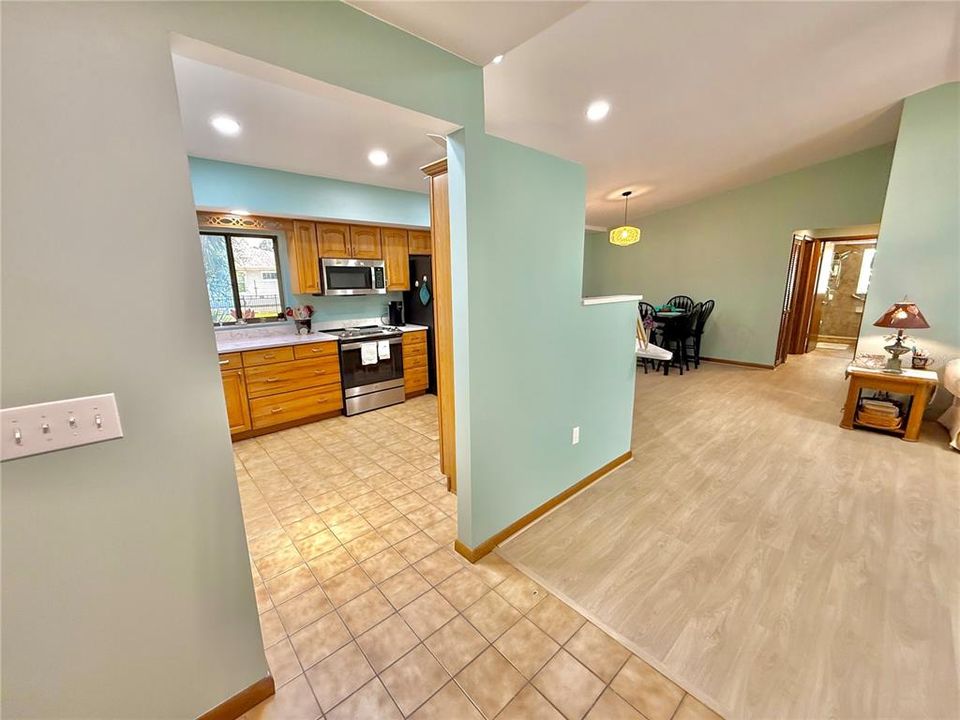 Activo con contrato: $674,000 (2 camas, 2 baños, 1572 Pies cuadrados)