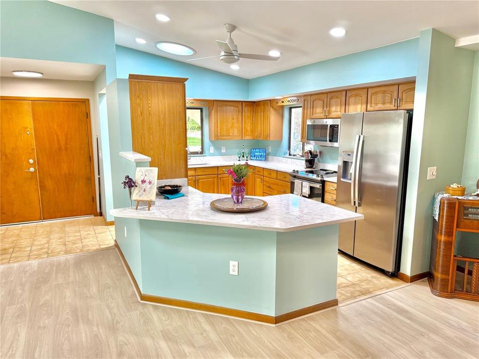 Activo con contrato: $674,000 (2 camas, 2 baños, 1572 Pies cuadrados)