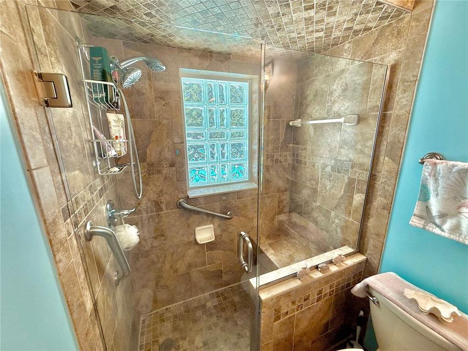 Activo con contrato: $674,000 (2 camas, 2 baños, 1572 Pies cuadrados)