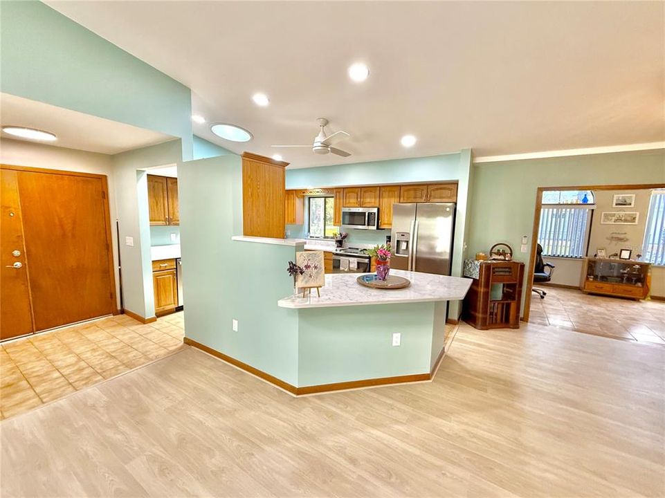 Activo con contrato: $674,000 (2 camas, 2 baños, 1572 Pies cuadrados)