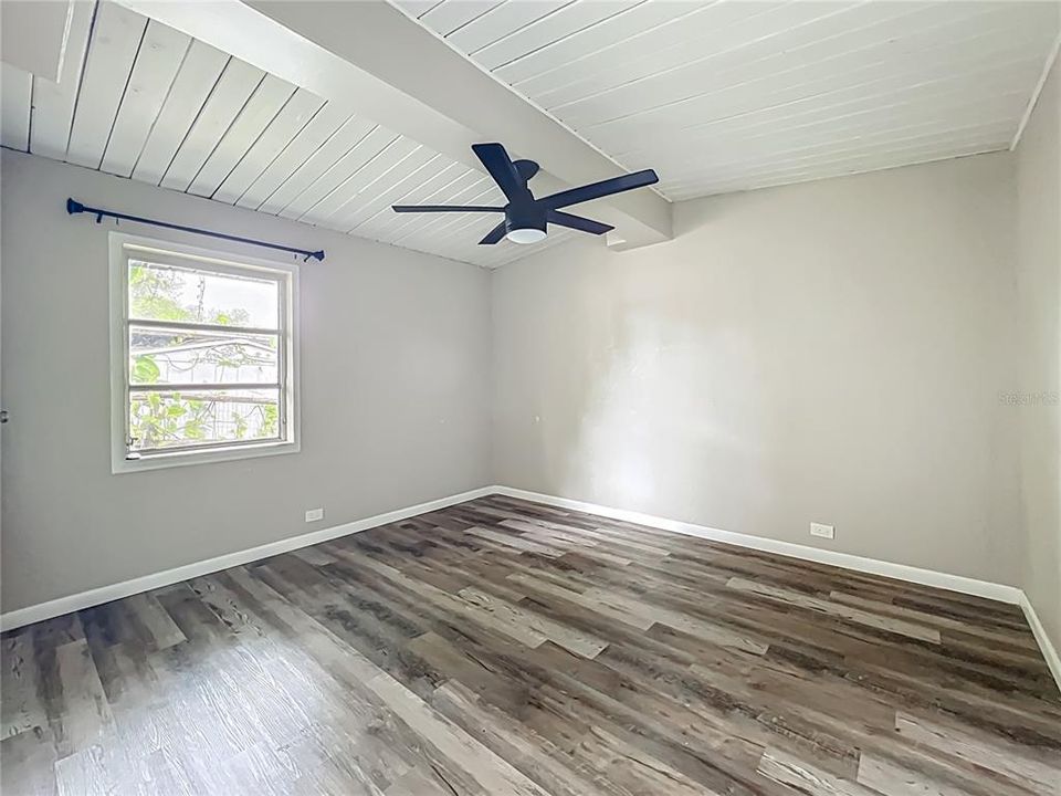 For Sale: $310,000 (3 beds, 2 baths, 1701 Square Feet)