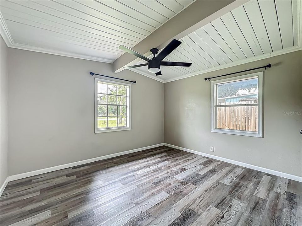 For Sale: $310,000 (3 beds, 2 baths, 1701 Square Feet)