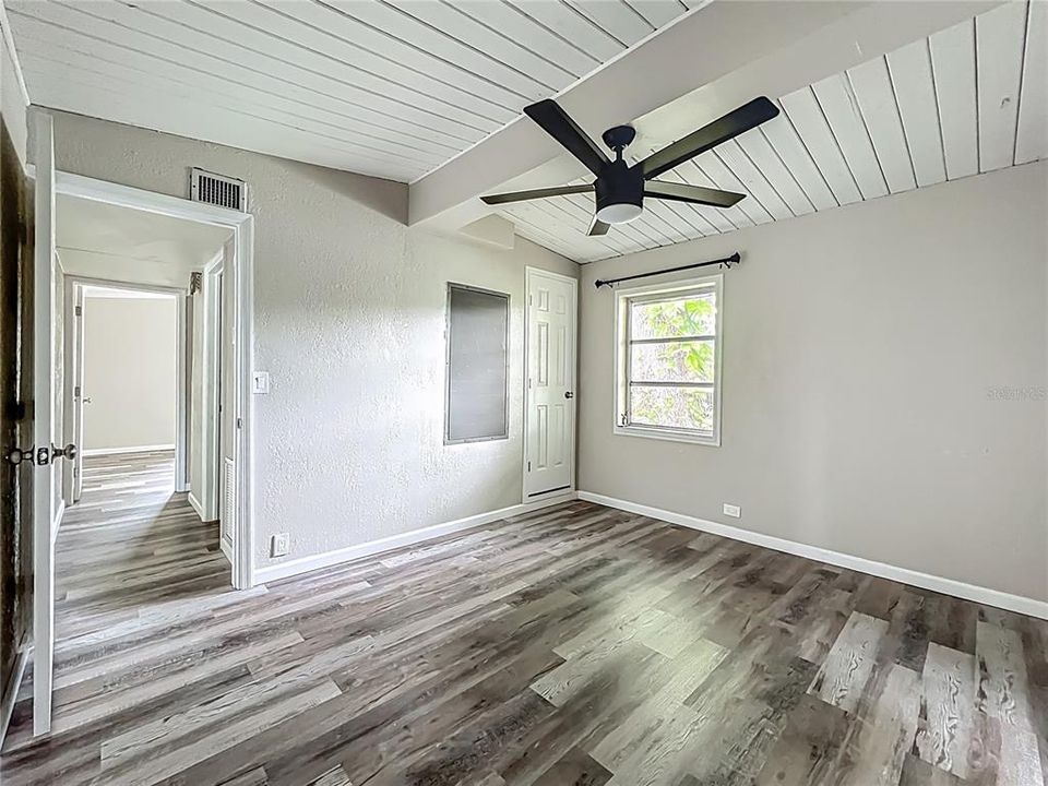 For Sale: $310,000 (3 beds, 2 baths, 1701 Square Feet)