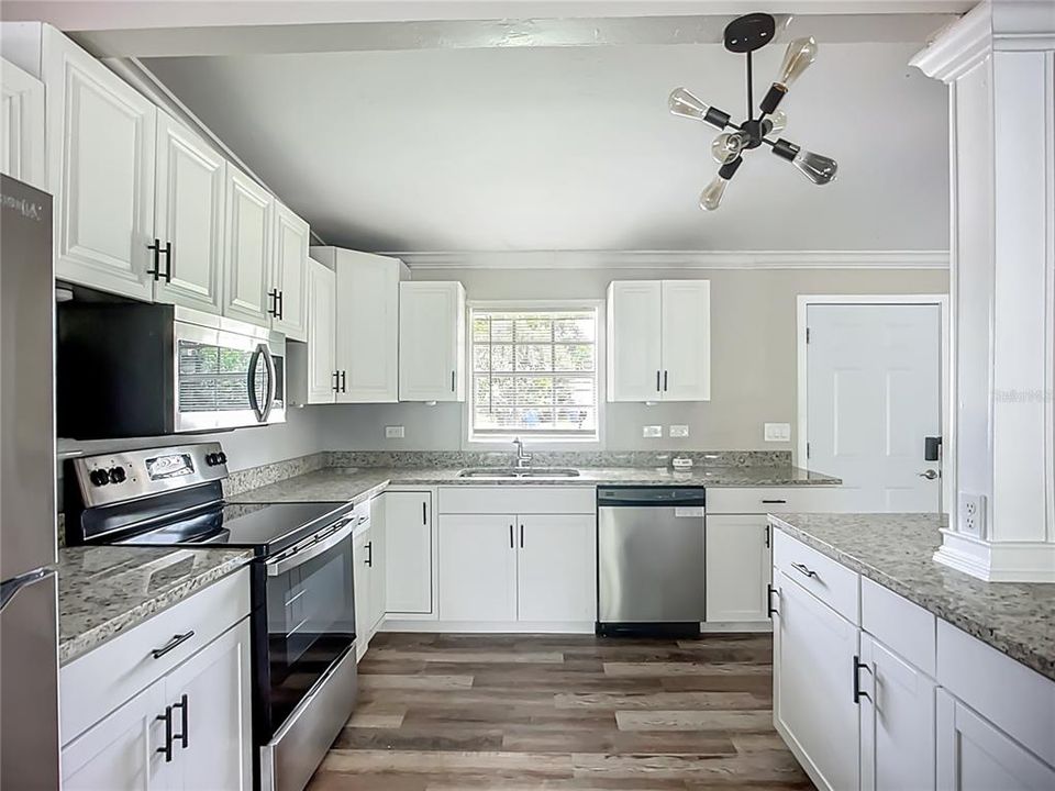 For Sale: $310,000 (3 beds, 2 baths, 1701 Square Feet)