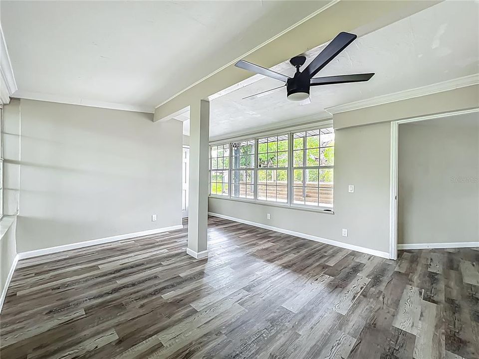 For Sale: $310,000 (3 beds, 2 baths, 1701 Square Feet)