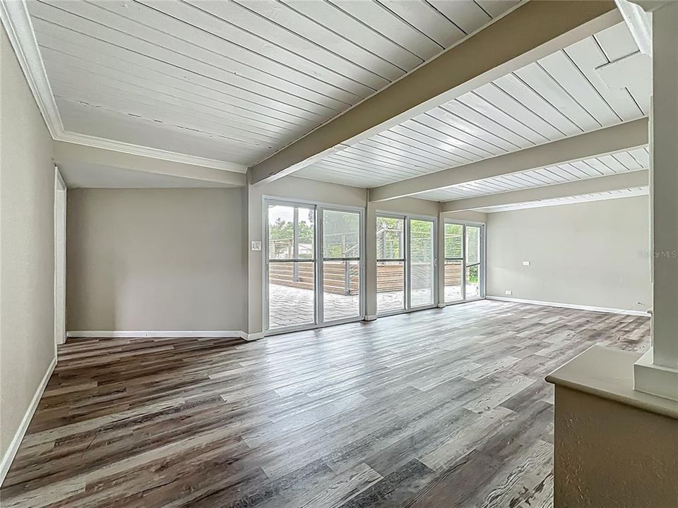 For Sale: $310,000 (3 beds, 2 baths, 1701 Square Feet)