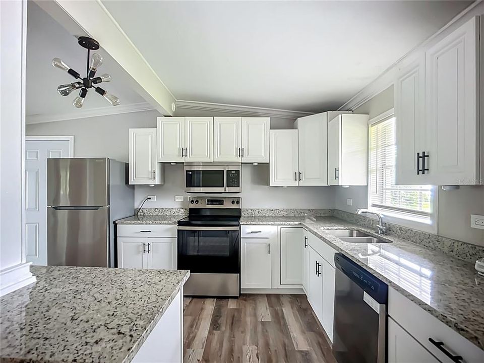 For Sale: $310,000 (3 beds, 2 baths, 1701 Square Feet)