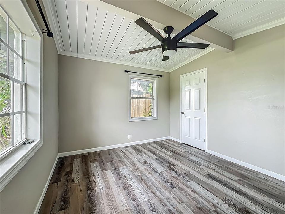 For Sale: $310,000 (3 beds, 2 baths, 1701 Square Feet)