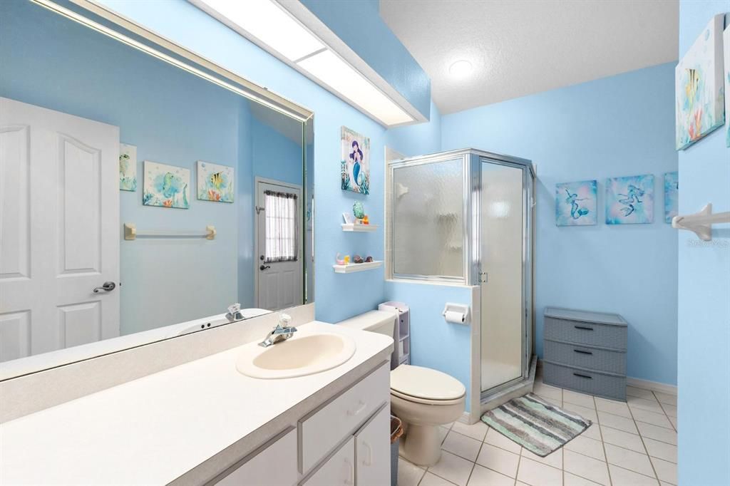 Activo con contrato: $358,000 (4 camas, 2 baños, 1881 Pies cuadrados)