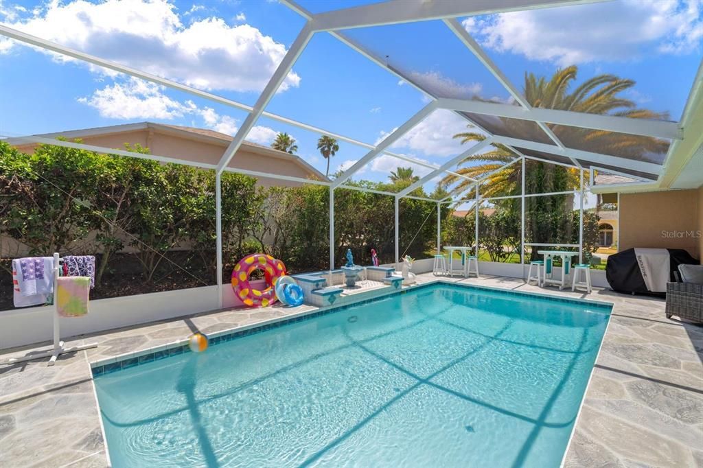 Activo con contrato: $358,000 (4 camas, 2 baños, 1881 Pies cuadrados)