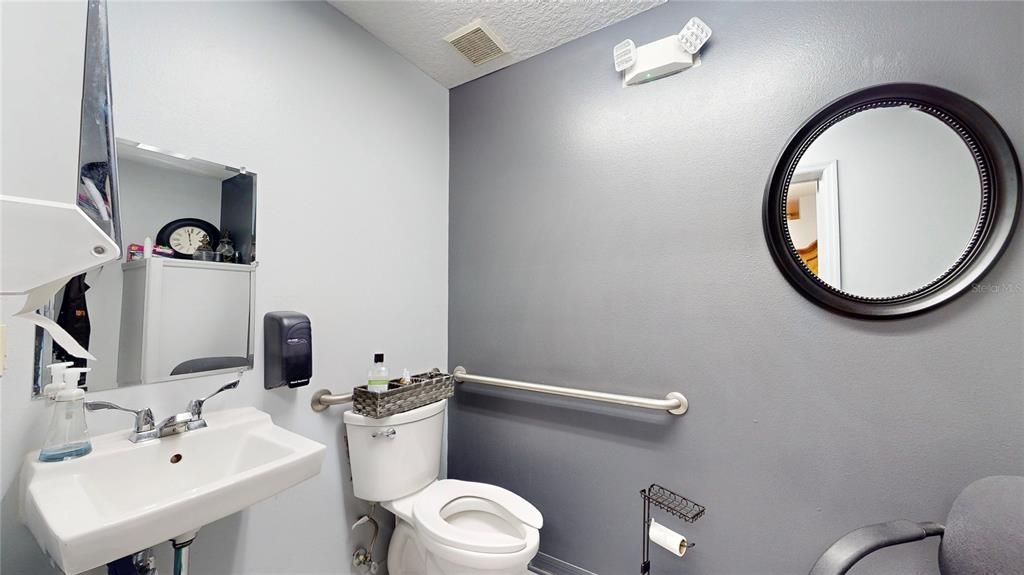 For Sale: $249,999 (0 beds, 0 baths, 1717 Square Feet)