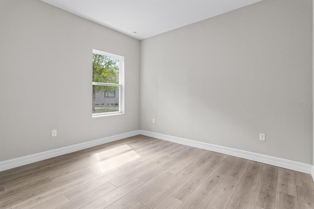 合同活跃: $600,000 (4 贝兹, 3 浴室, 2478 平方英尺)