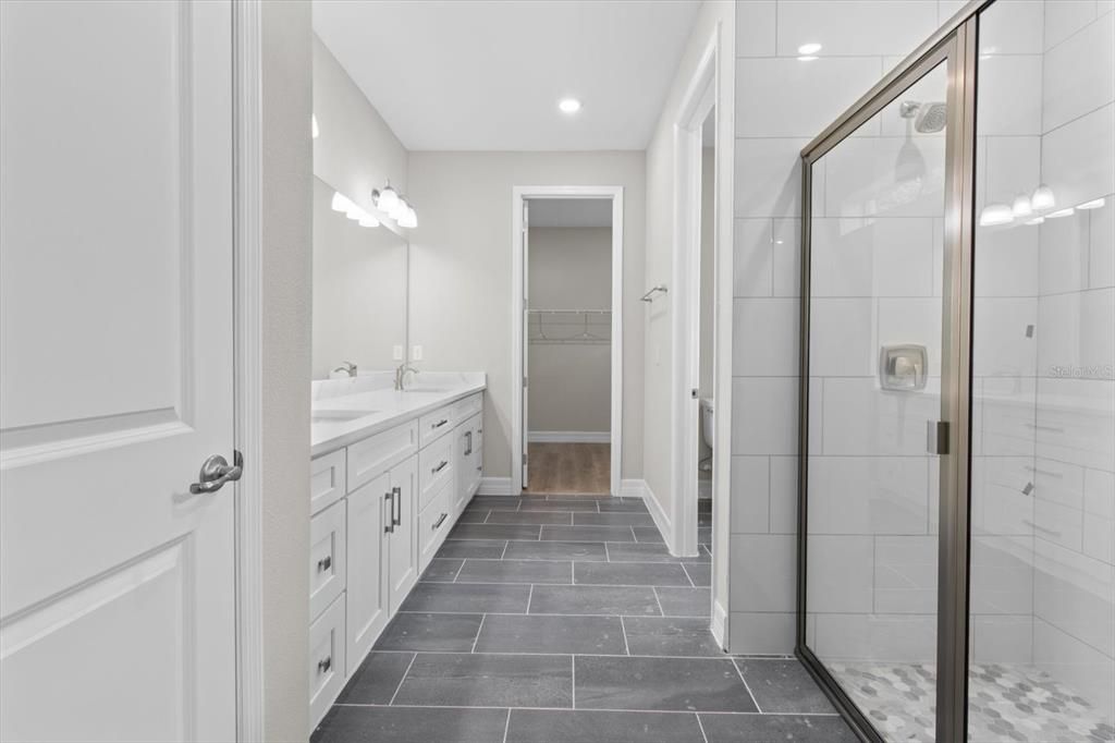 合同活跃: $600,000 (4 贝兹, 3 浴室, 2478 平方英尺)