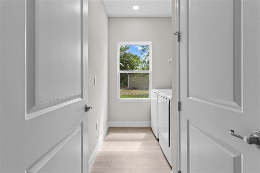 合同活跃: $600,000 (4 贝兹, 3 浴室, 2478 平方英尺)