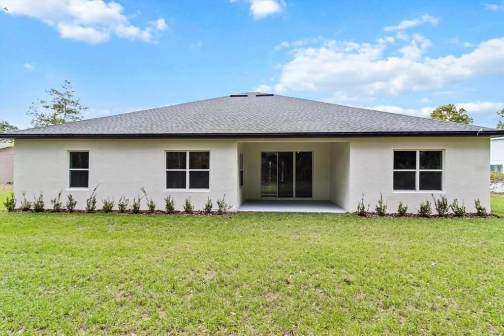 合同活跃: $600,000 (4 贝兹, 3 浴室, 2478 平方英尺)