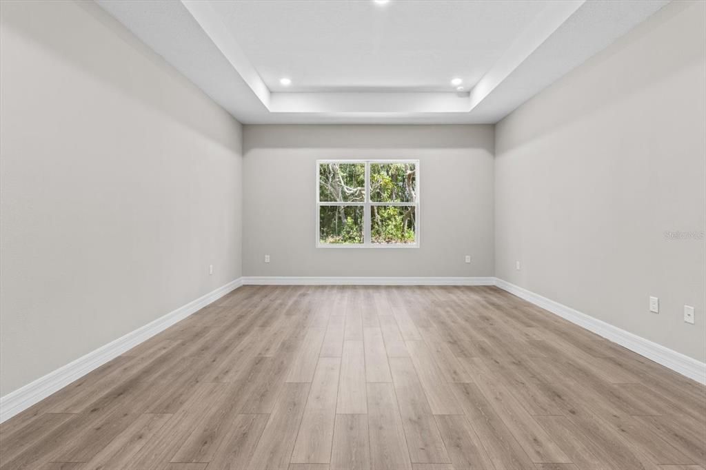 合同活跃: $600,000 (4 贝兹, 3 浴室, 2478 平方英尺)