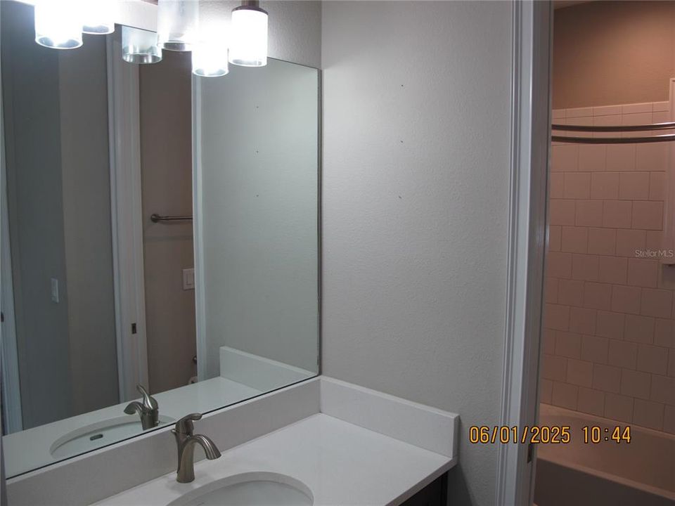 Active With Contract: $3,000 (3 beds, 2 baths, 1872 Square Feet)