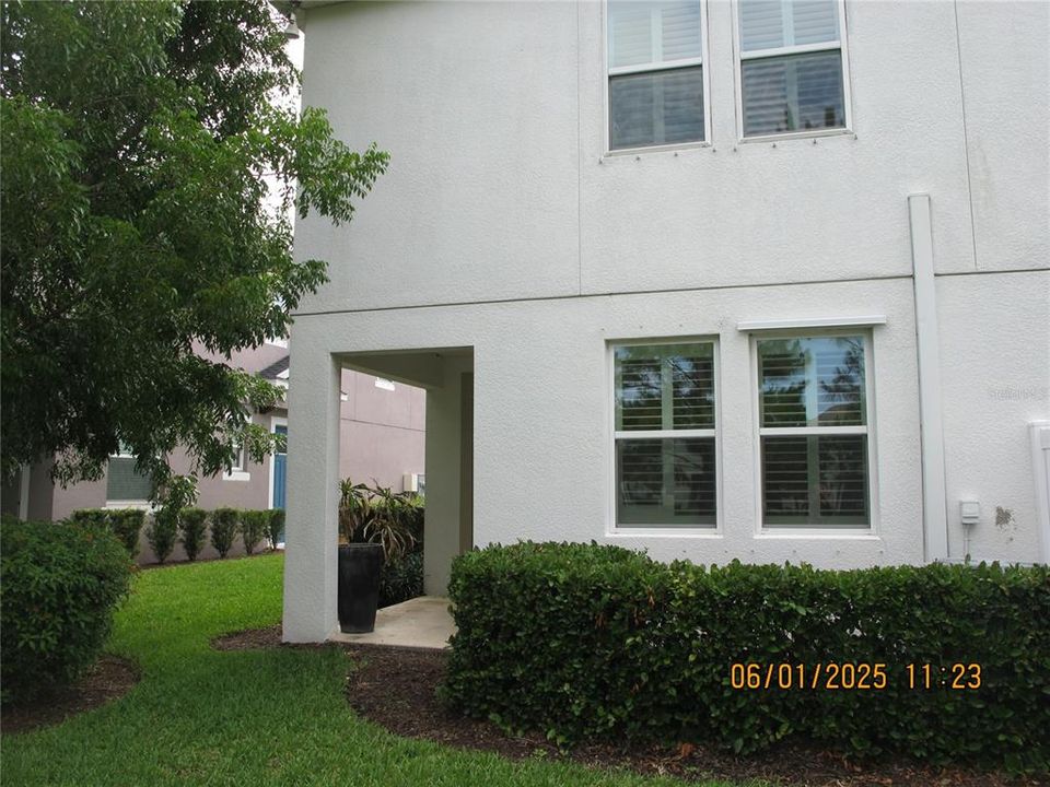 Active With Contract: $3,000 (3 beds, 2 baths, 1872 Square Feet)