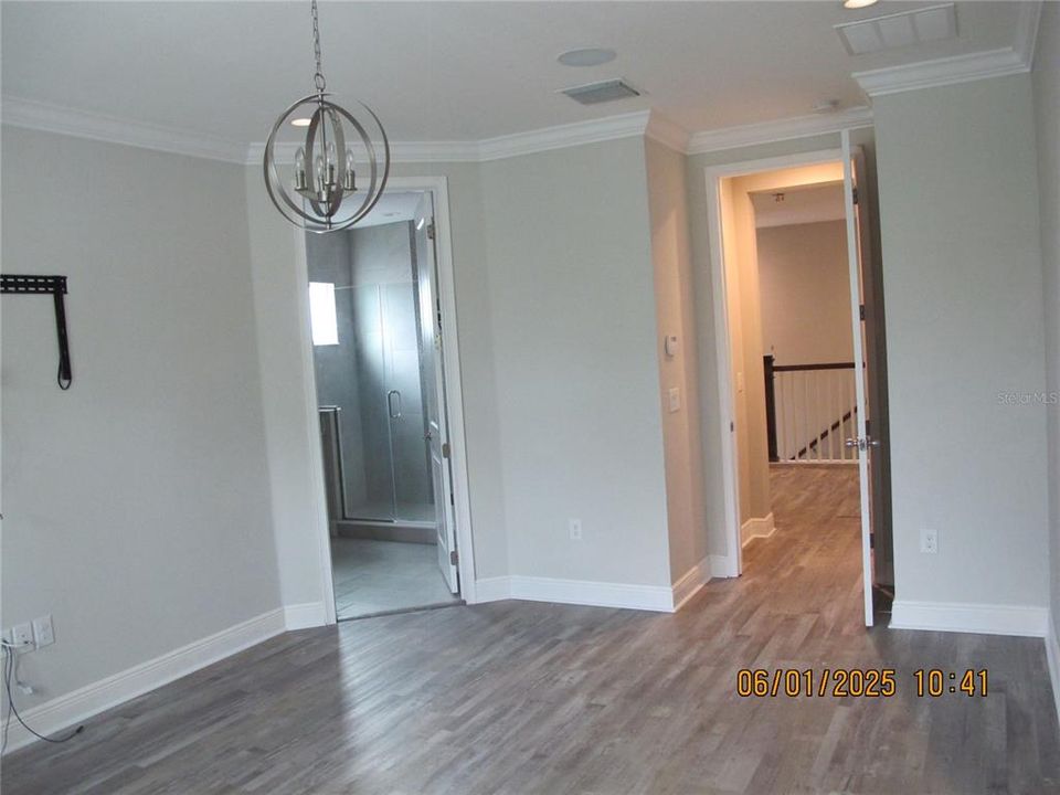 Active With Contract: $3,000 (3 beds, 2 baths, 1872 Square Feet)