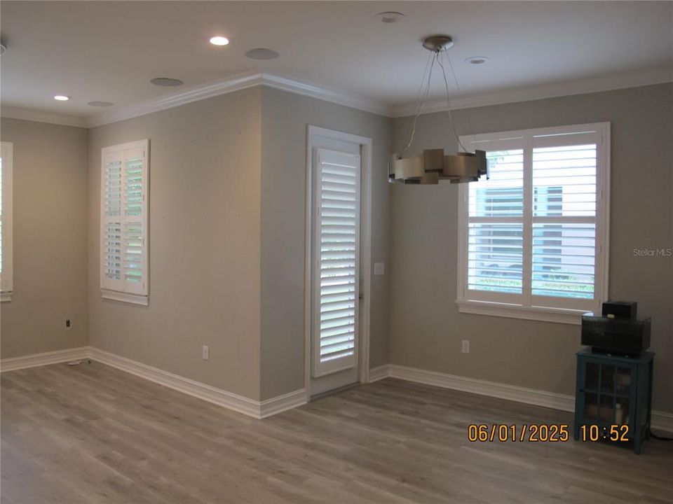 Active With Contract: $3,000 (3 beds, 2 baths, 1872 Square Feet)