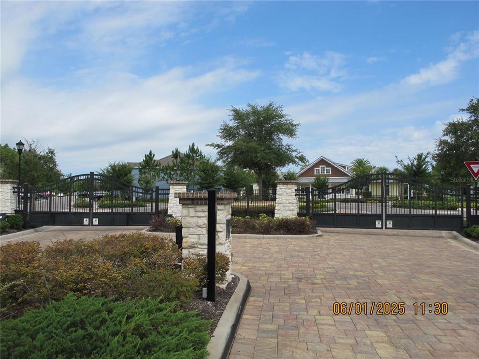 Active With Contract: $3,000 (3 beds, 2 baths, 1872 Square Feet)