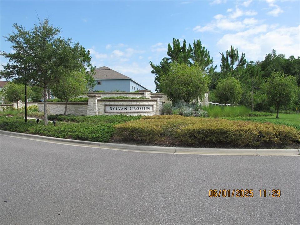 Active With Contract: $3,000 (3 beds, 2 baths, 1872 Square Feet)