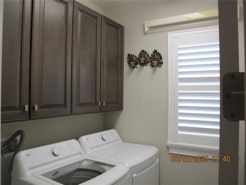 Active With Contract: $3,000 (3 beds, 2 baths, 1872 Square Feet)