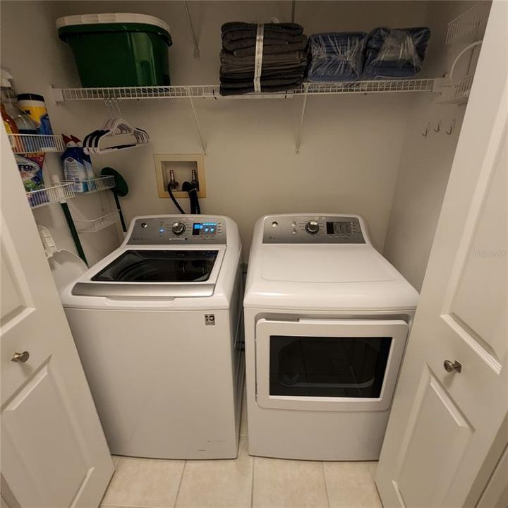 出租: $3,800 (3 贝兹, 2 浴室, 1596 平方英尺)