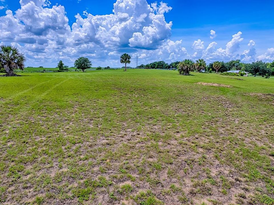 На продажу: $299,900 (3.00 acres)