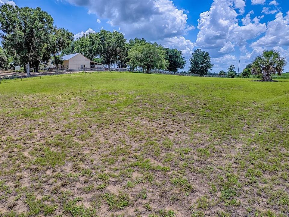 На продажу: $299,900 (3.00 acres)