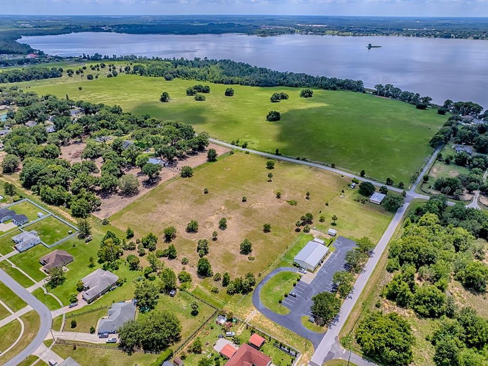 На продажу: $299,900 (3.00 acres)