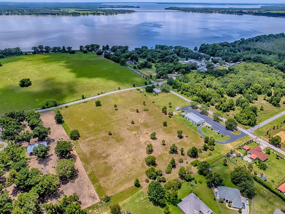 На продажу: $299,900 (3.00 acres)