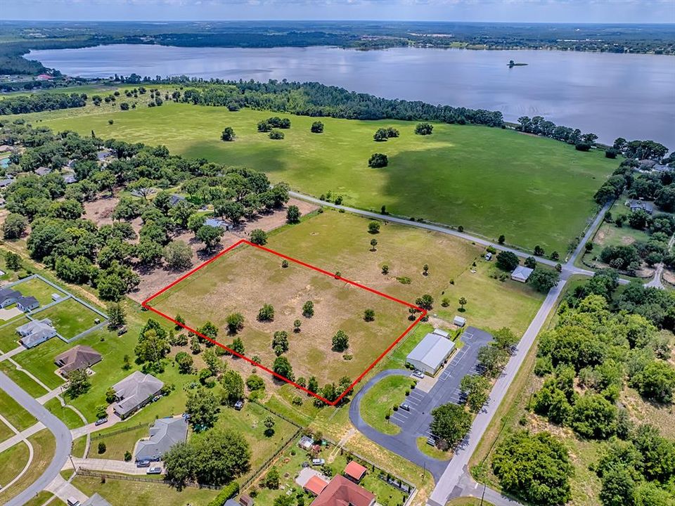 На продажу: $299,900 (3.00 acres)