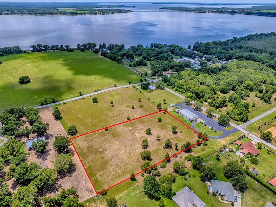 На продажу: $299,900 (3.00 acres)