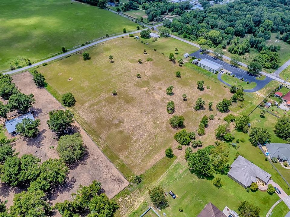 На продажу: $299,900 (3.00 acres)