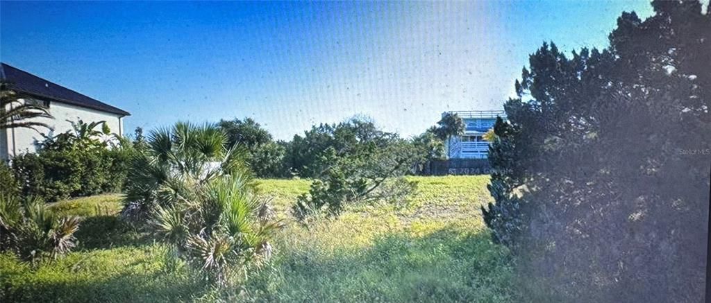 На продажу: $475,000 (0.25 acres)