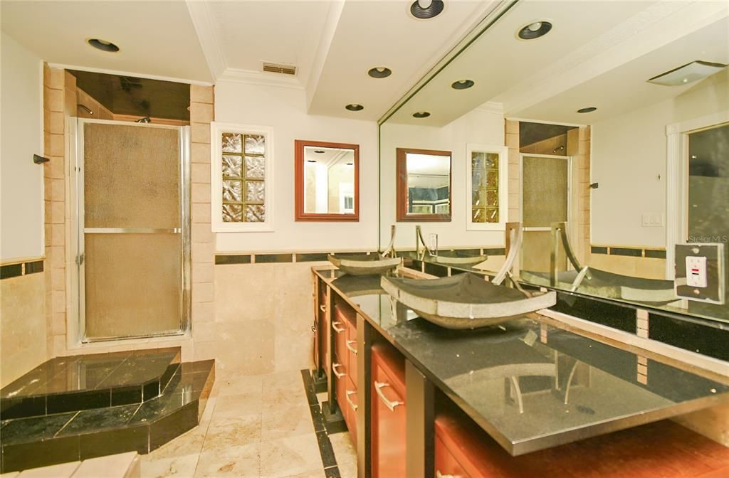 На продажу: $294,900 (3 спален, 2 ванн, 1776 Квадратных фут)