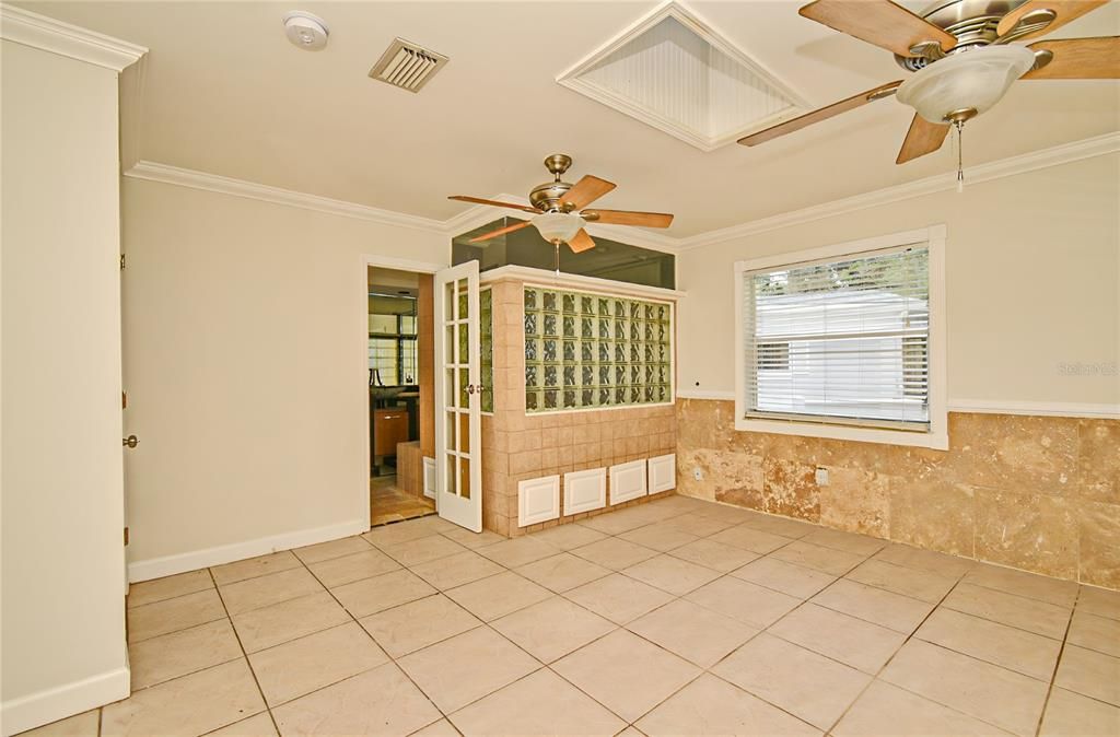 На продажу: $294,900 (3 спален, 2 ванн, 1776 Квадратных фут)