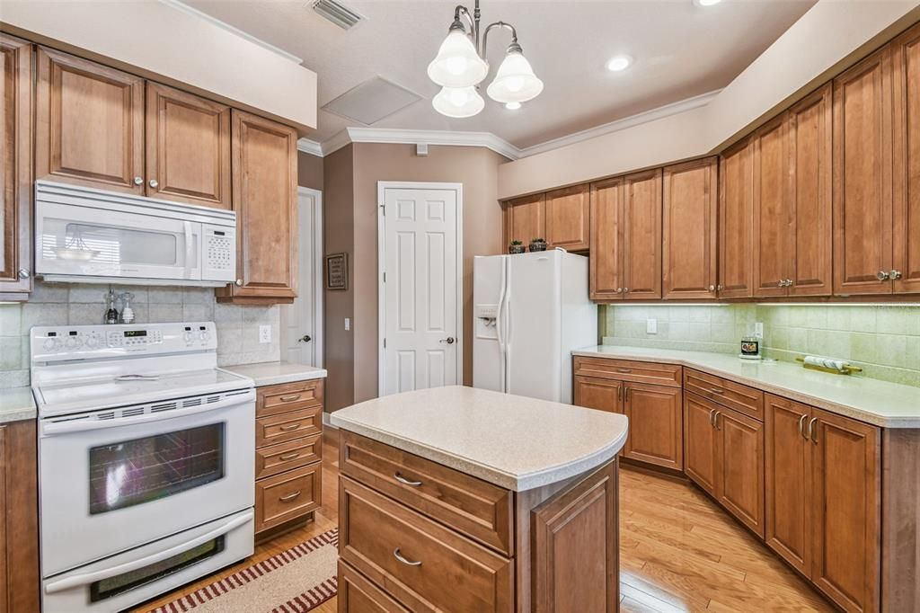 На продажу: $750,000 (4 спален, 2 ванн, 2472 Квадратных фут)