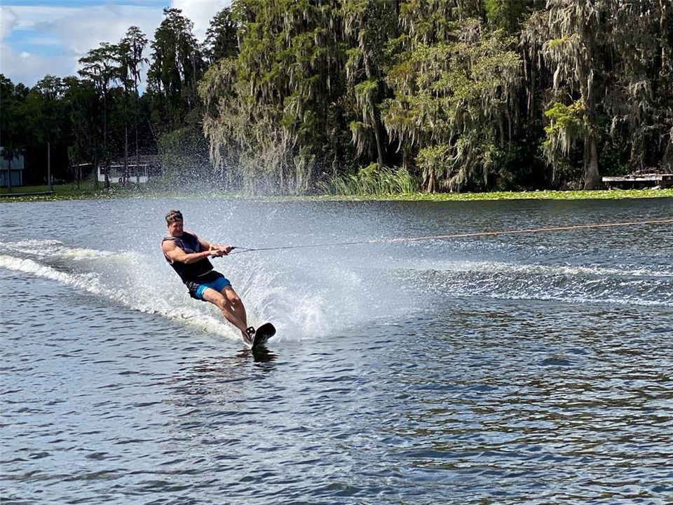 На продажу: $750,000 (4 спален, 2 ванн, 2472 Квадратных фут)