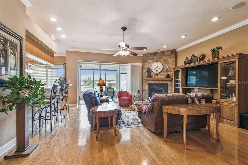 На продажу: $750,000 (4 спален, 2 ванн, 2472 Квадратных фут)