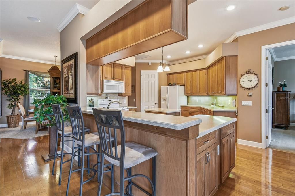 На продажу: $750,000 (4 спален, 2 ванн, 2472 Квадратных фут)