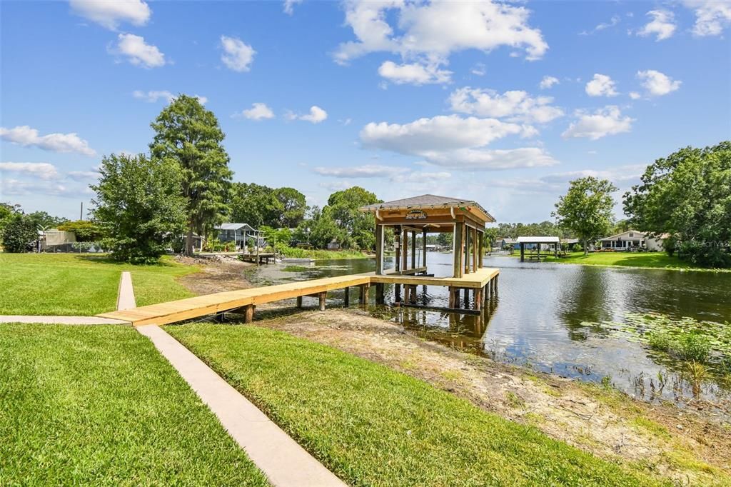 На продажу: $750,000 (4 спален, 2 ванн, 2472 Квадратных фут)