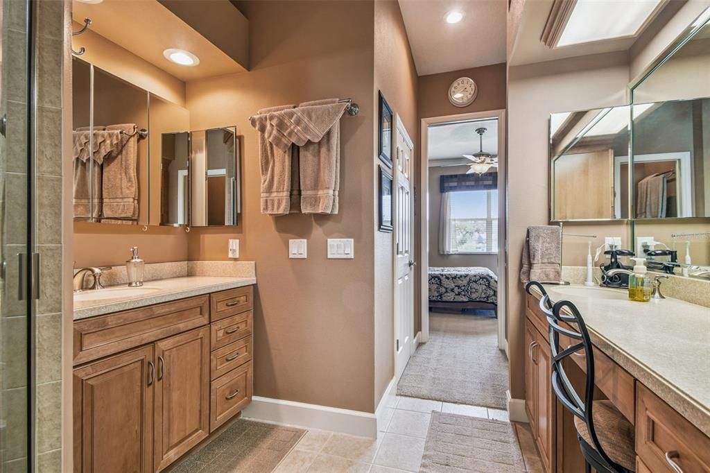 На продажу: $750,000 (4 спален, 2 ванн, 2472 Квадратных фут)